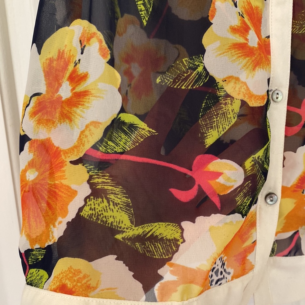 Forever 21 Hawaiian Floral Print Sheer Button Down Sleeveless Collared Blouse - Picture 6 of 7